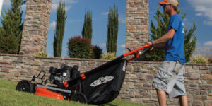 Read more about the article Choosing a Walk-Behind Mower