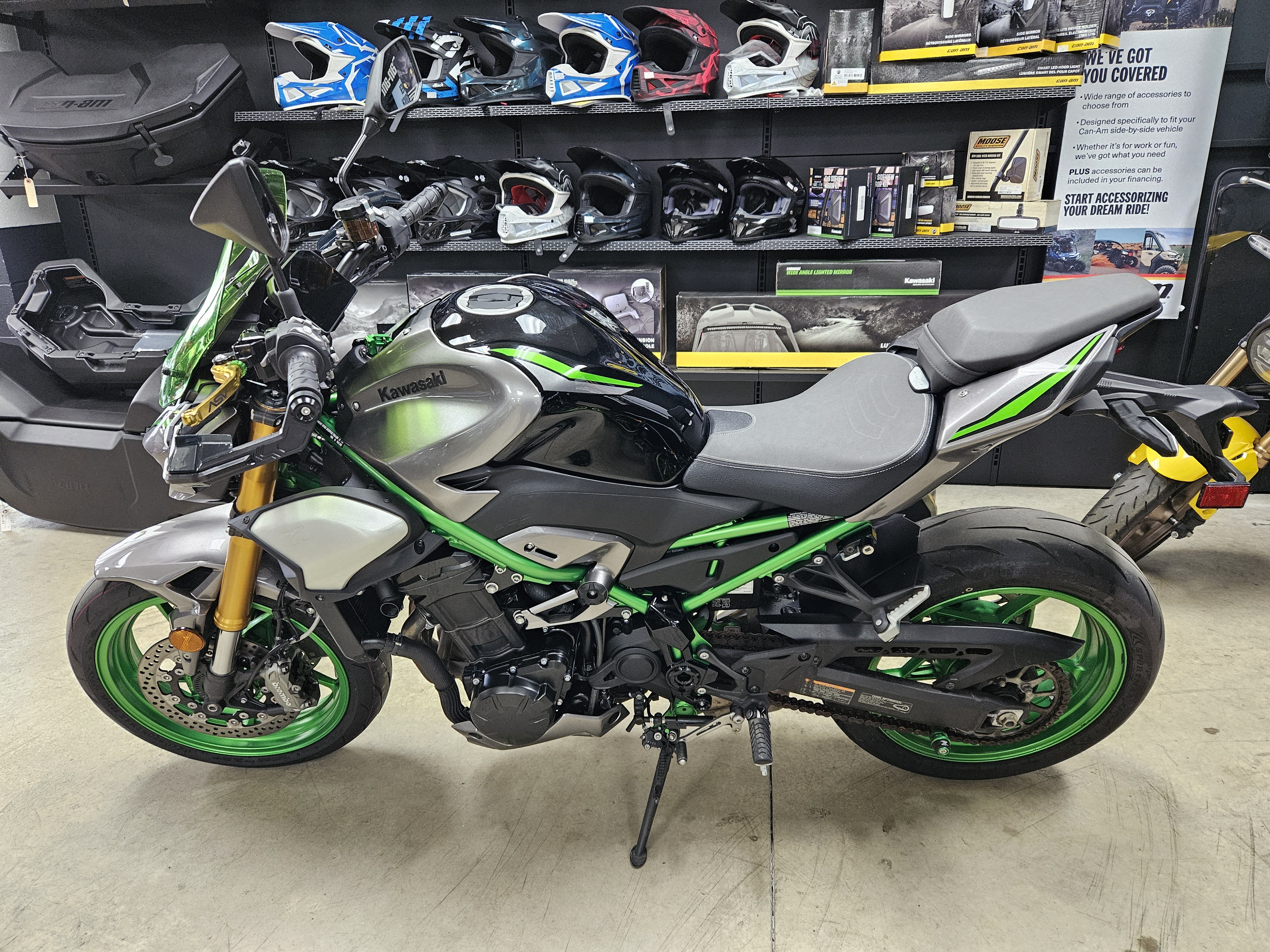 2025 Kawasaki Z900 SE ABS Motorcycle