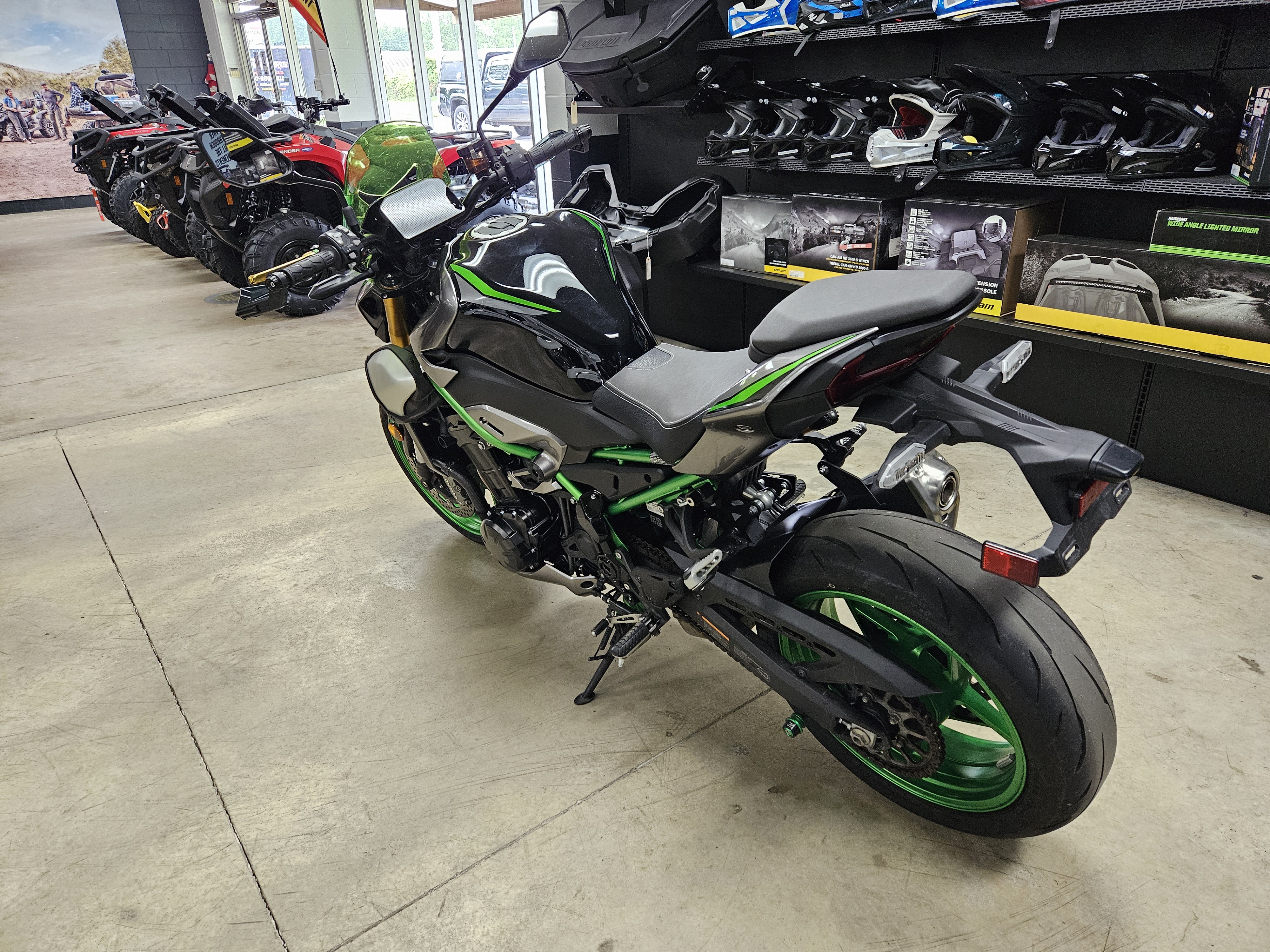 2025 Kawasaki Z900 SE ABS Motorcycle
