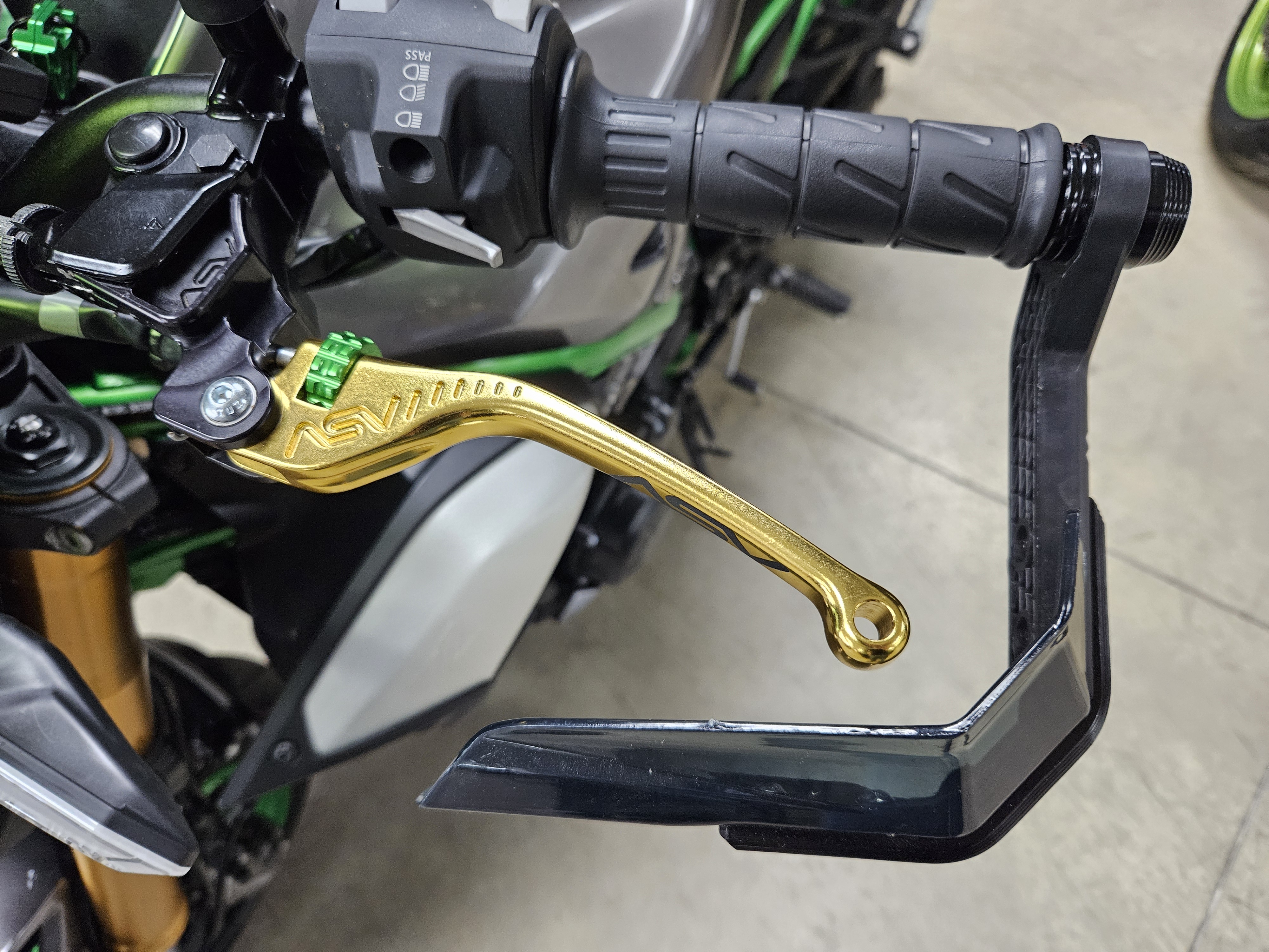 2025 Kawasaki Z900 SE ABS Motorcycle