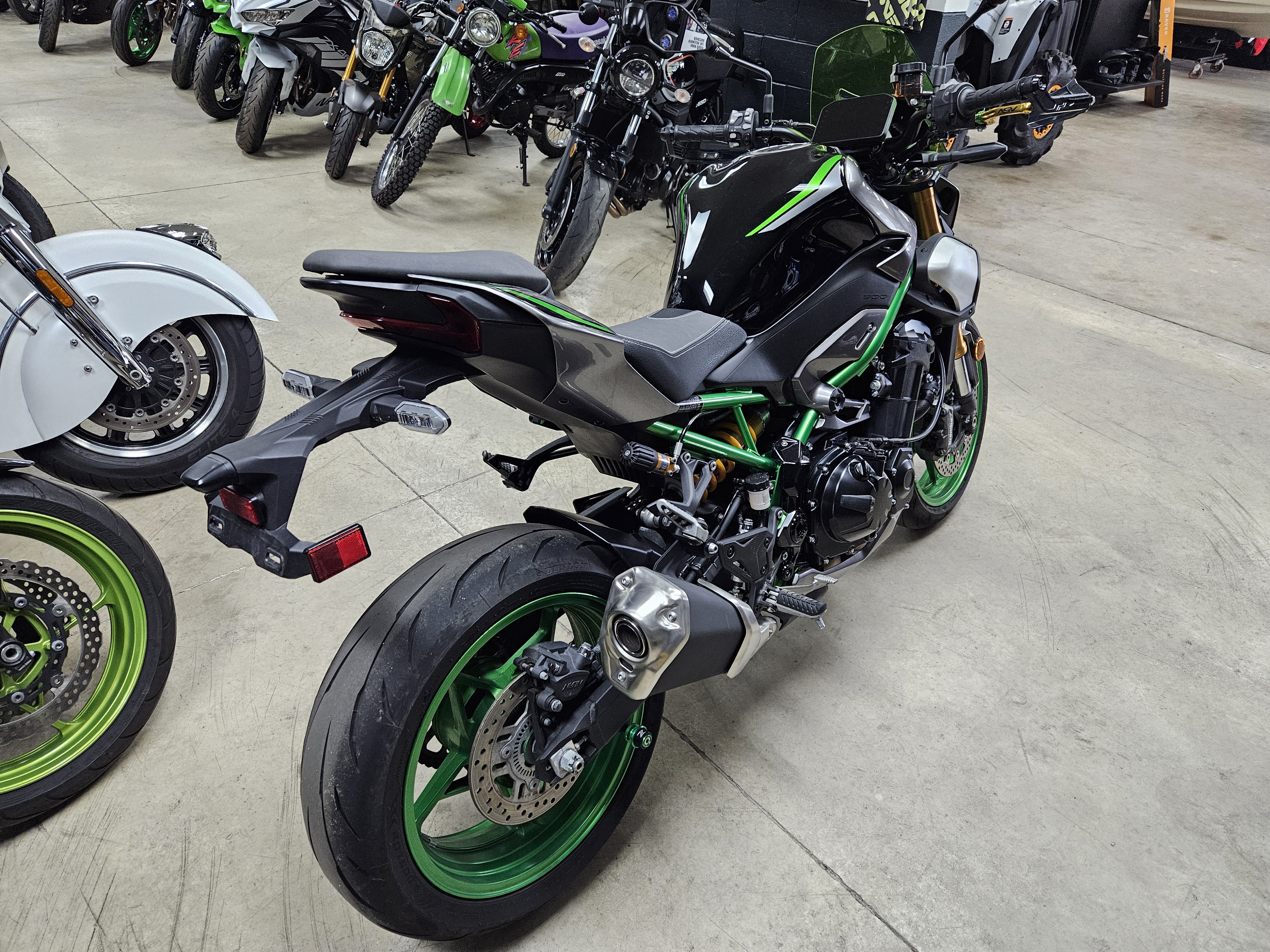 2025 Kawasaki Z900 SE ABS Motorcycle