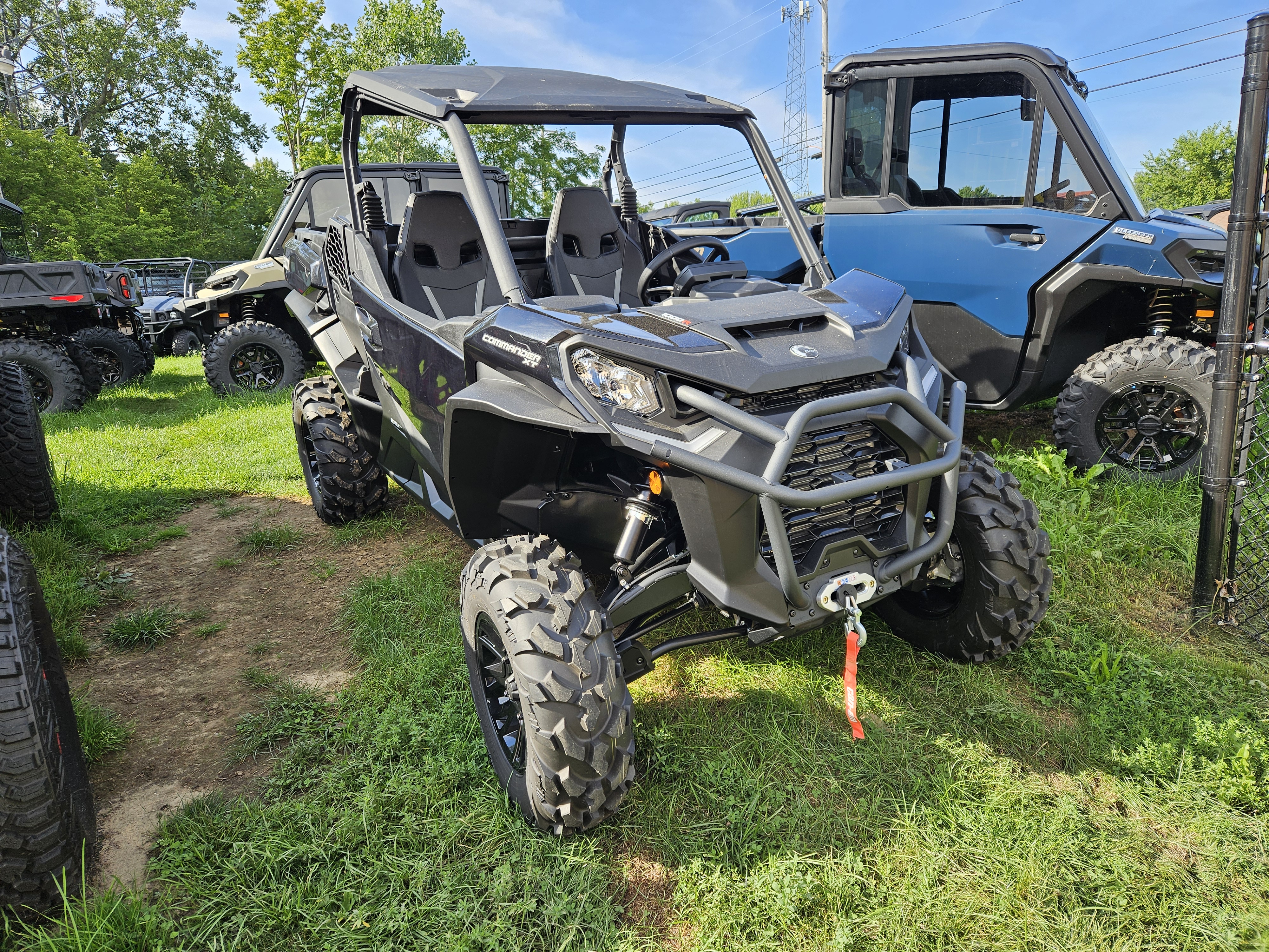 2026 Can-Am Commander XT 1000R Side x Side