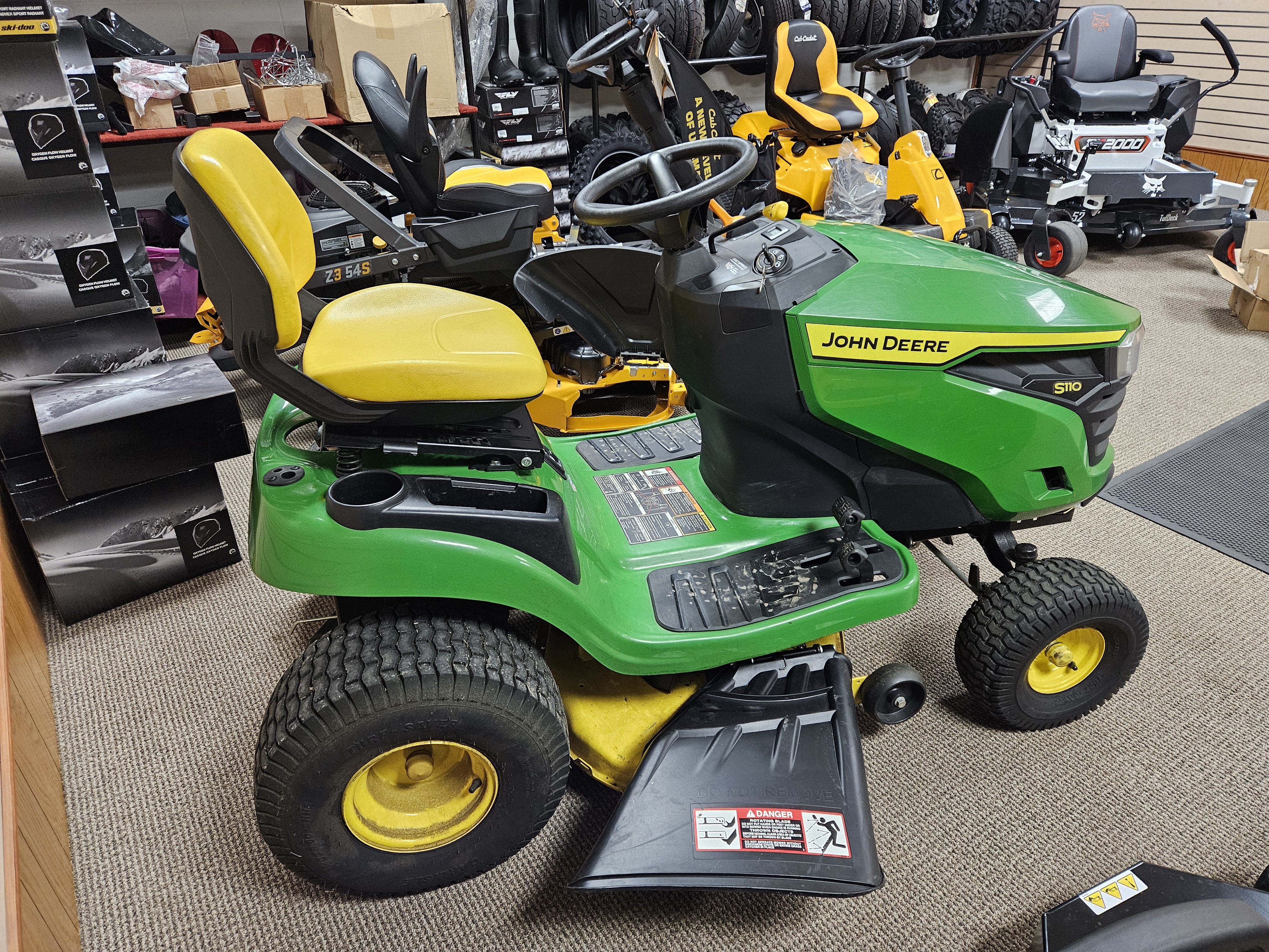 2022 John Deere - Lawn S100 Lawn Mower
