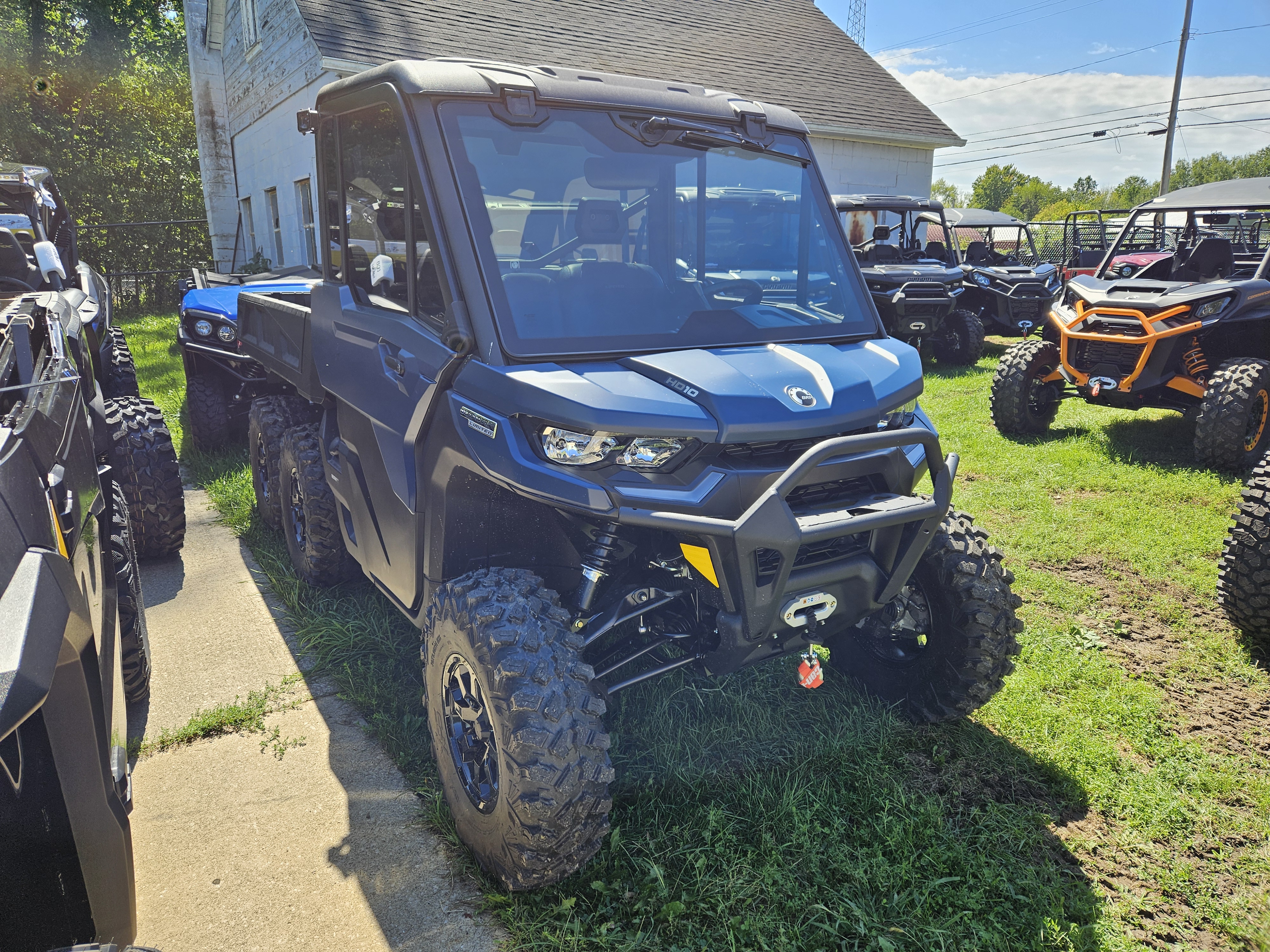 2026 Can-Am Defender 6X6 Limited Cab HD10 Side x Side