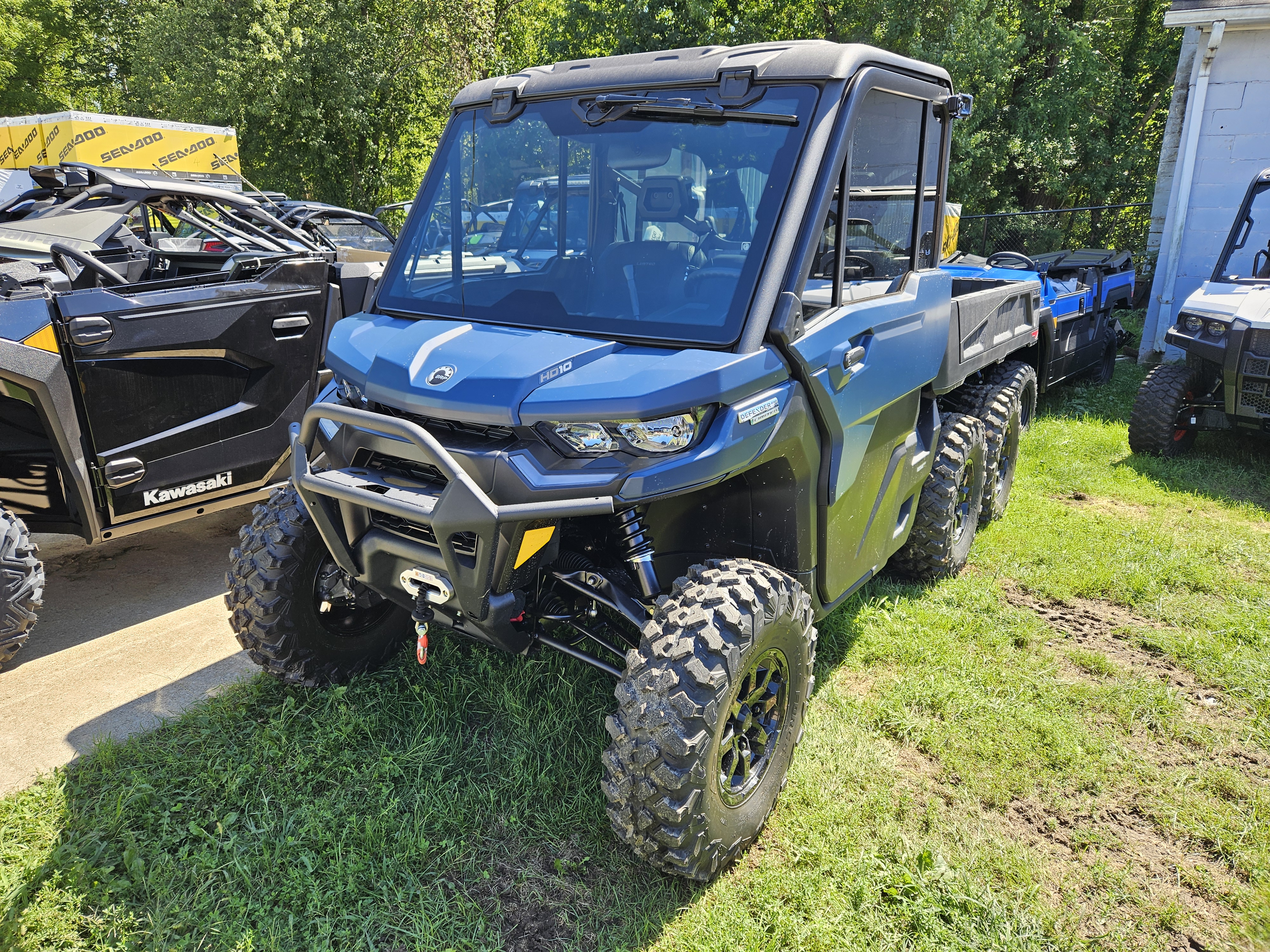 2026 Can-Am Defender 6X6 Limited Cab HD10 Side x Side