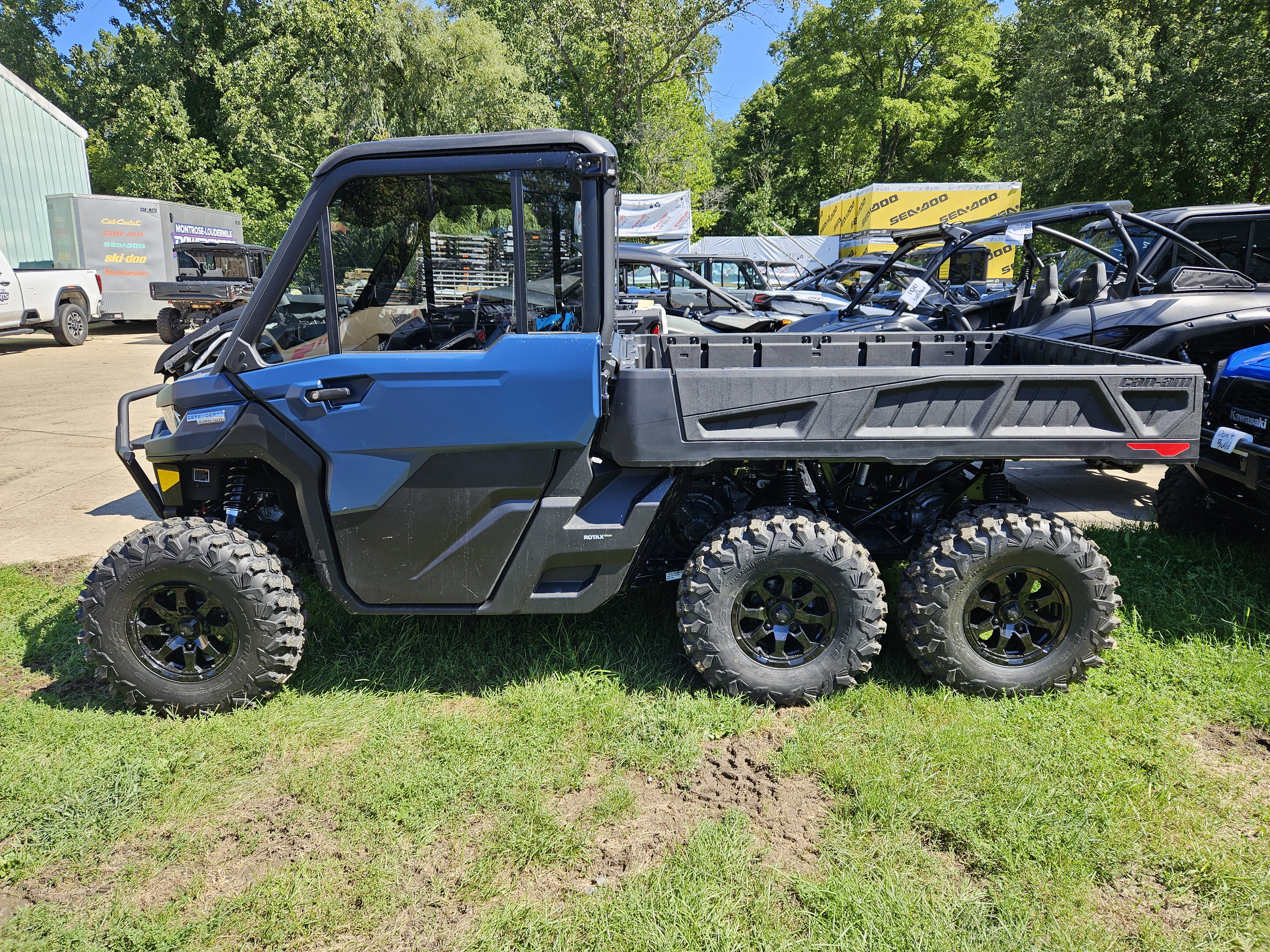 2026 Can-Am Defender 6X6 Limited Cab HD10 Side x Side