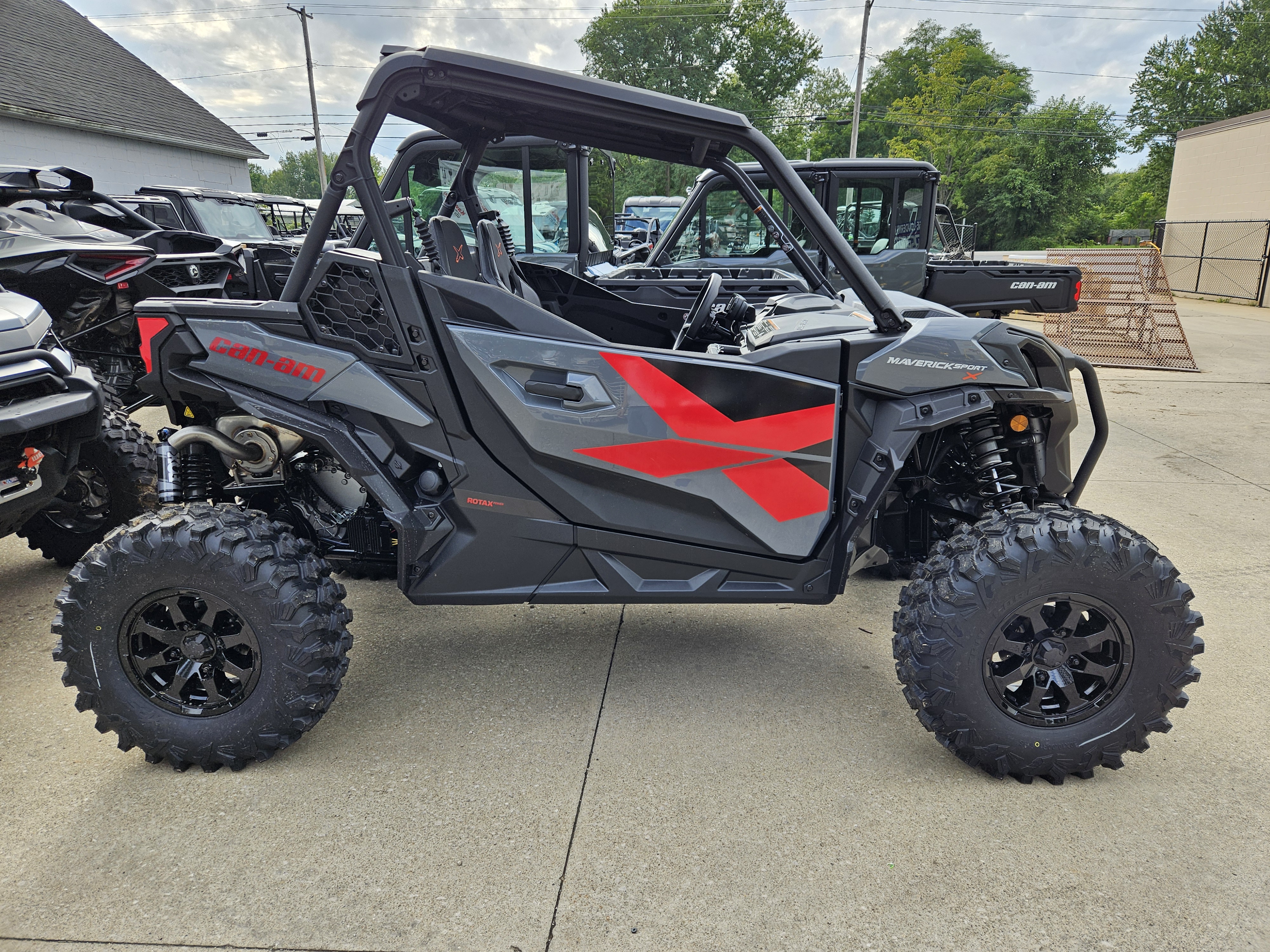 2027 Can-Am MAVERICK SPORT X Side x Side