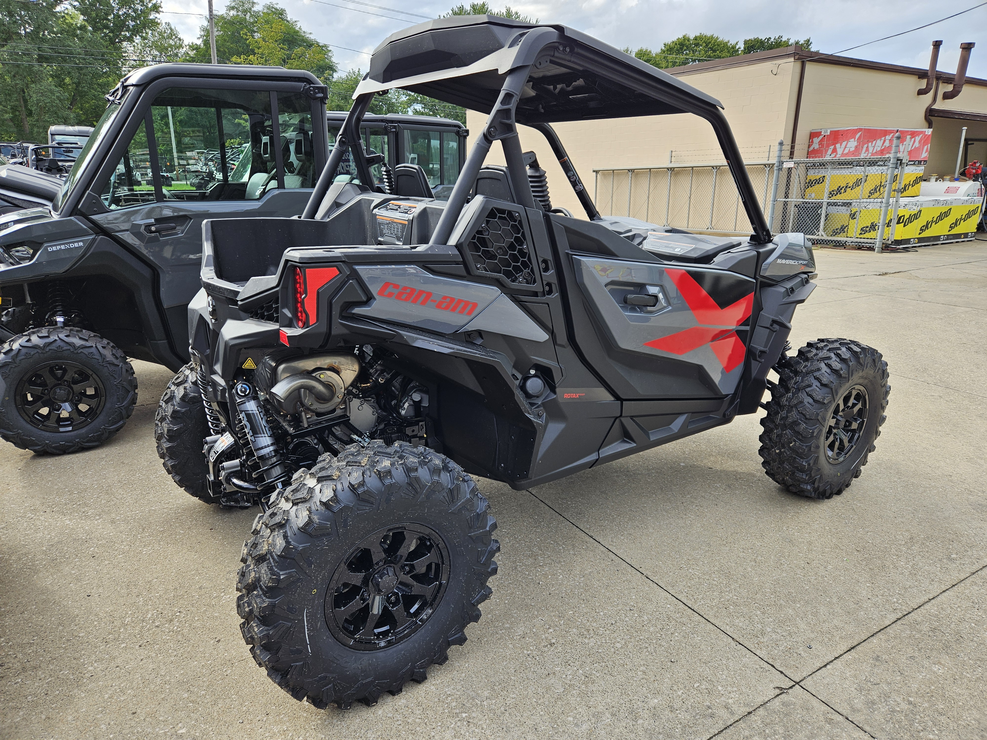 2027 Can-Am MAVERICK SPORT X Side x Side